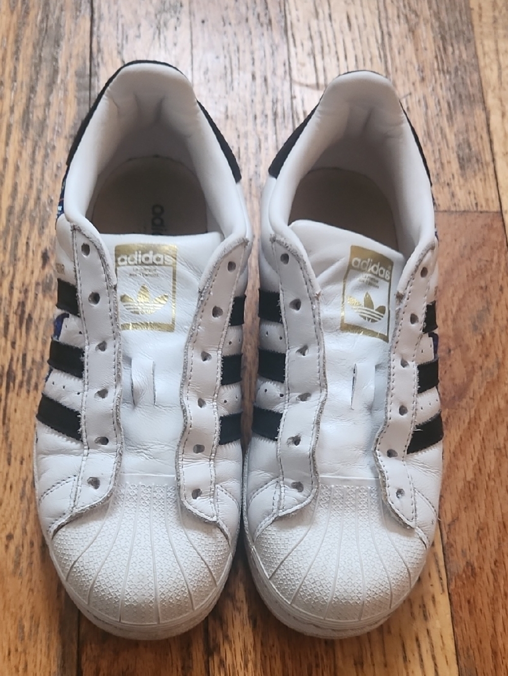 Adidas Superstar- Embroidered - Picture 2 of 9